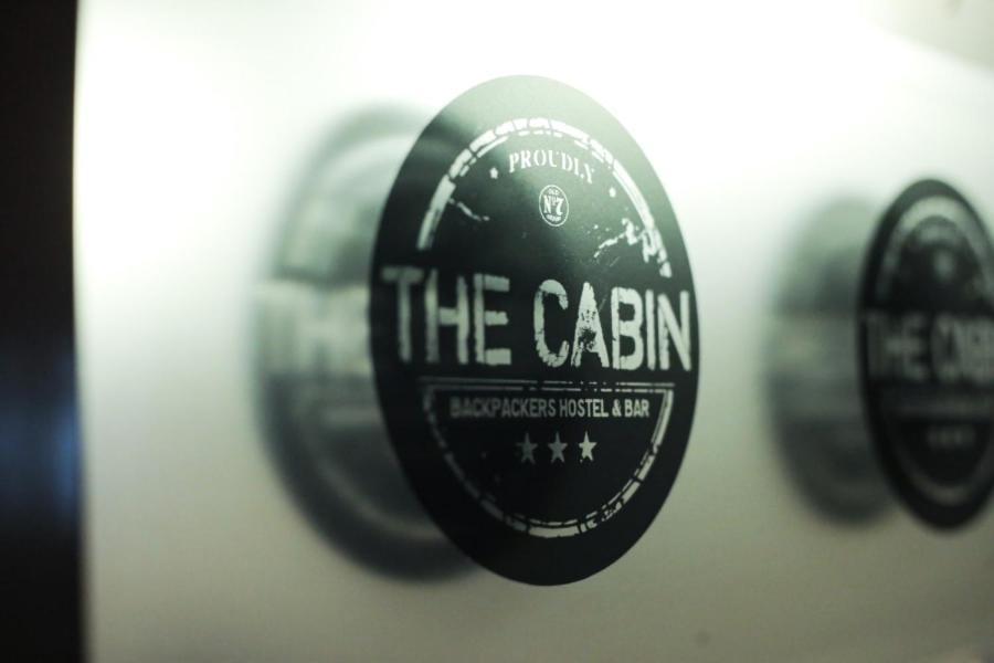 The Cabin Backpackers Hostel & Bar Chiang Mai Exteriör bild