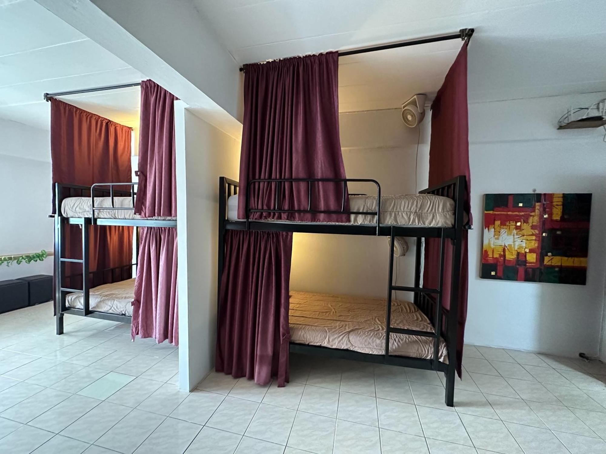 The Cabin Backpackers Hostel & Bar Chiang Mai Exteriör bild